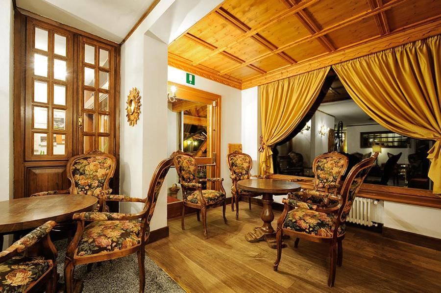 Hotel Touring Madonna di Campiglio Exterior photo